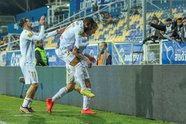 Safira dá três pontos ao Vitória SC que iguala Casa Pia no campeonato