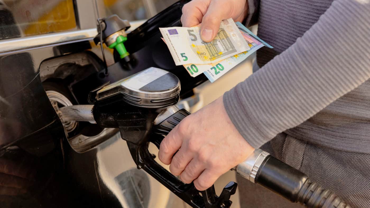 Combustíveis descem esta segunda-feira&nbsp;