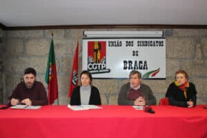 USB&nbsp;realiza duas 'Praças da Indignação' por&nbsp;melhores salários e condições de vida