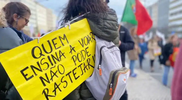 Luta dos professores. Pré-aviso de greve para 2 e 3 de março