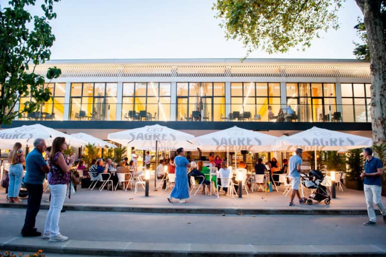 Festa de Carnaval dura três dias na Mesa na Praça
