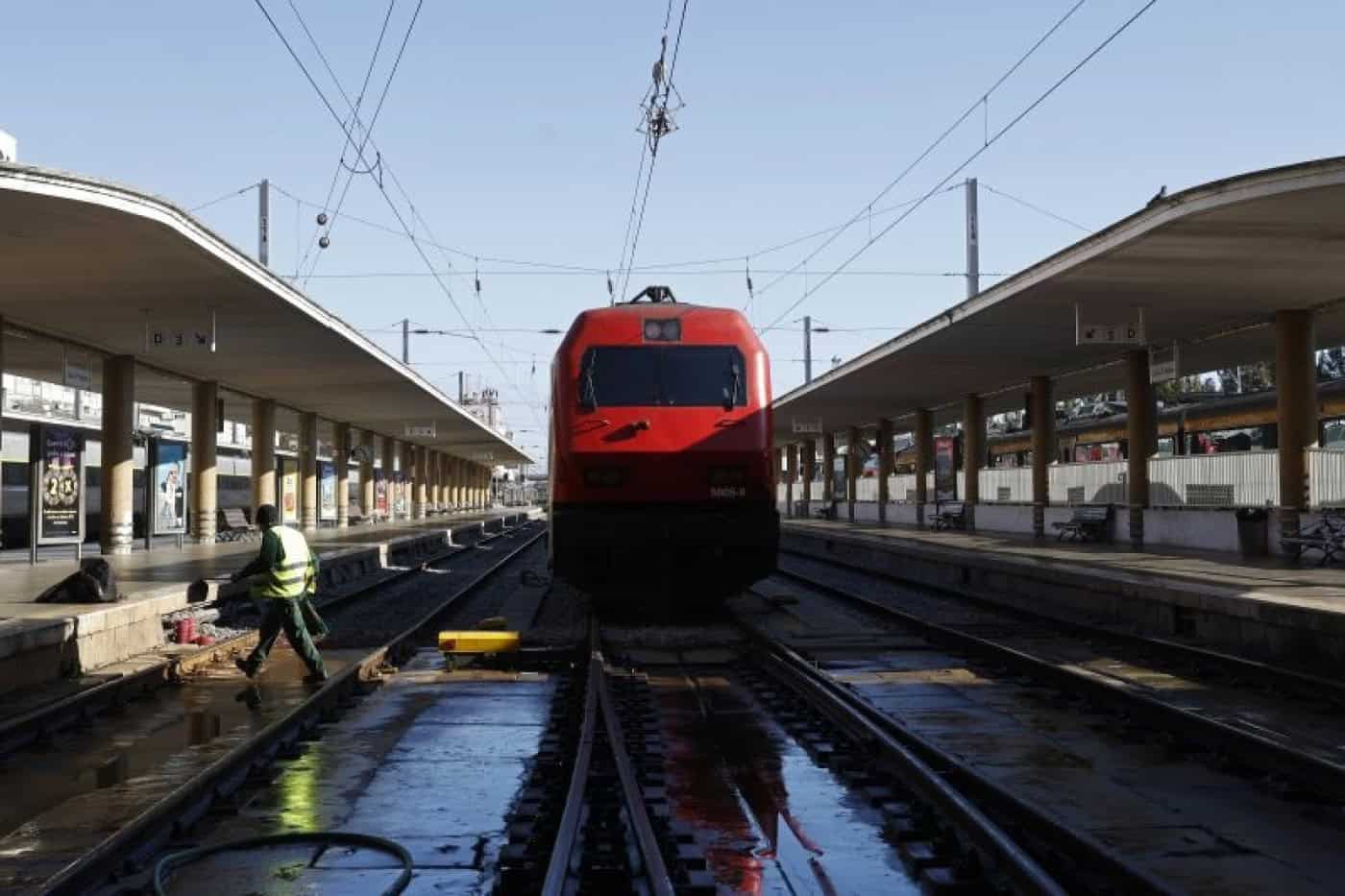 Greve na CP suprimiu 134 comboios de 687 programados até às 14h00