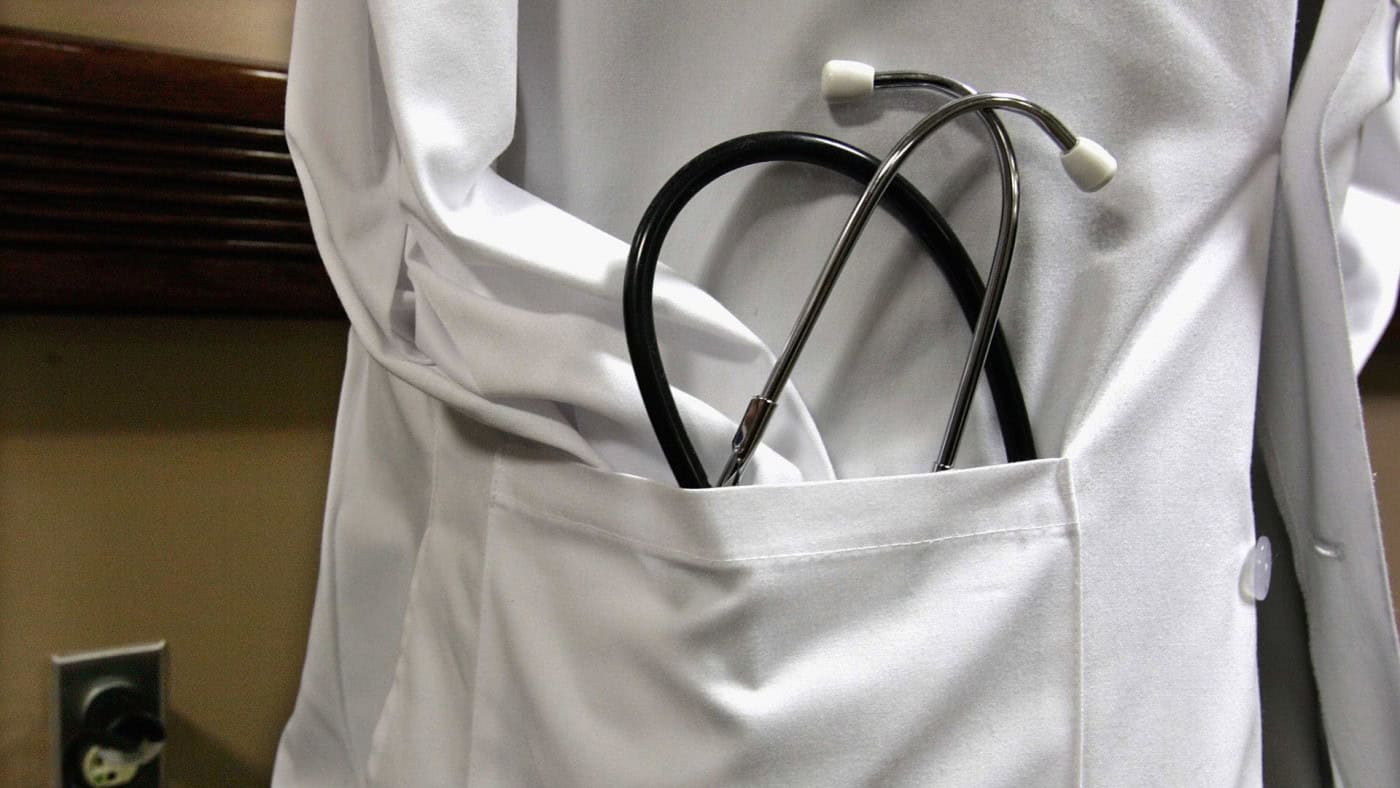 Um em cada quatro médicos tem mais de 65 anos e 5.000 vão aposentar-se até 2030