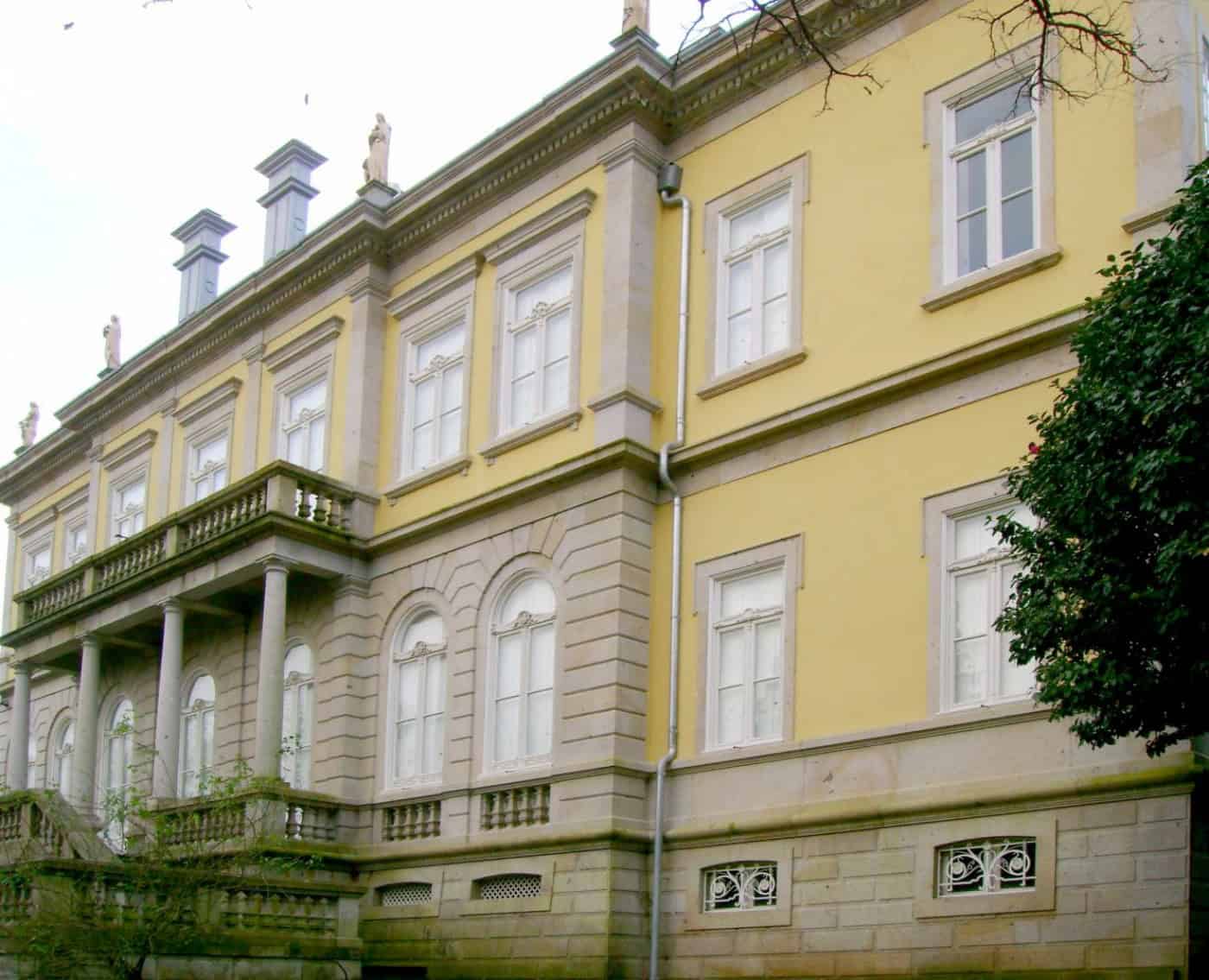 Sede da CIM em Ponte de Lima fechada após queda de estuque que feriu três autarcas