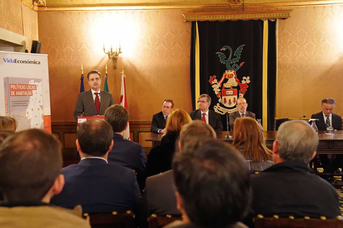 Autores de livro sobre habitação defendem envolvimento das autarquias na estratégia nacional