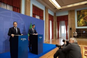 Governo demite "chairman" e CEO da TAP. Presidente executivo da SATA assume funções&nbsp;