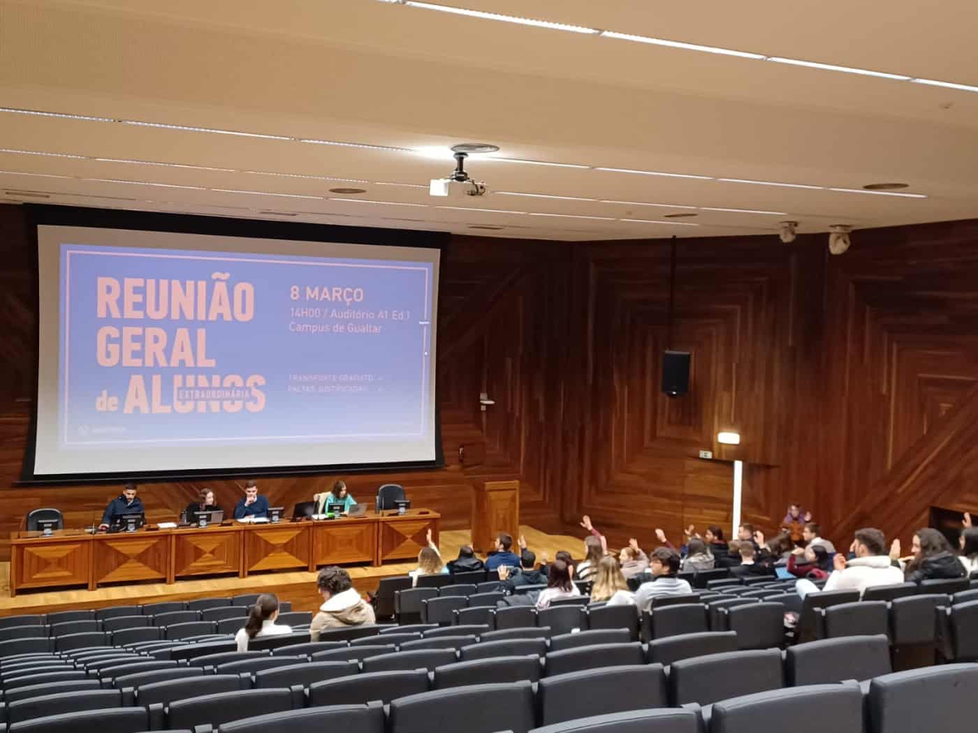 Estudantes da UMinho aprovam recomendação de saída do ENDA