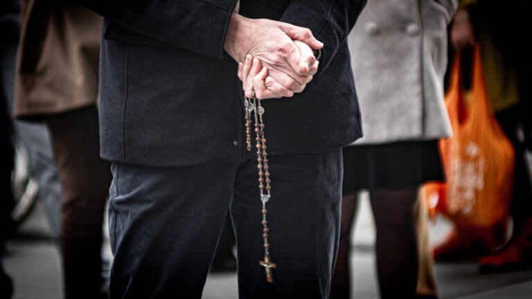 Arquidiocese de Braga suspende padre de Joane e proíbe outro de Guimarães de celebrar missa