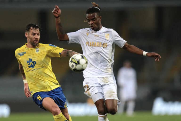Vitória SC perde em casa diante do Arouca