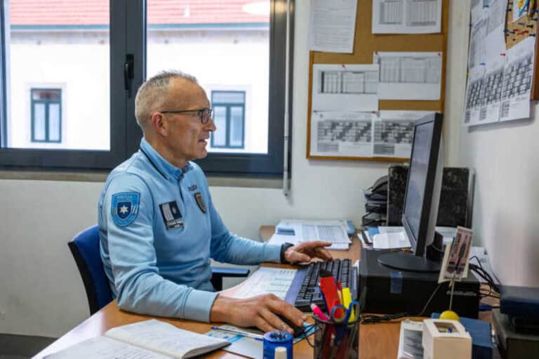 Um terço das vítimas de violência conheceram agressores nas redes e em sites de encontros&nbsp;