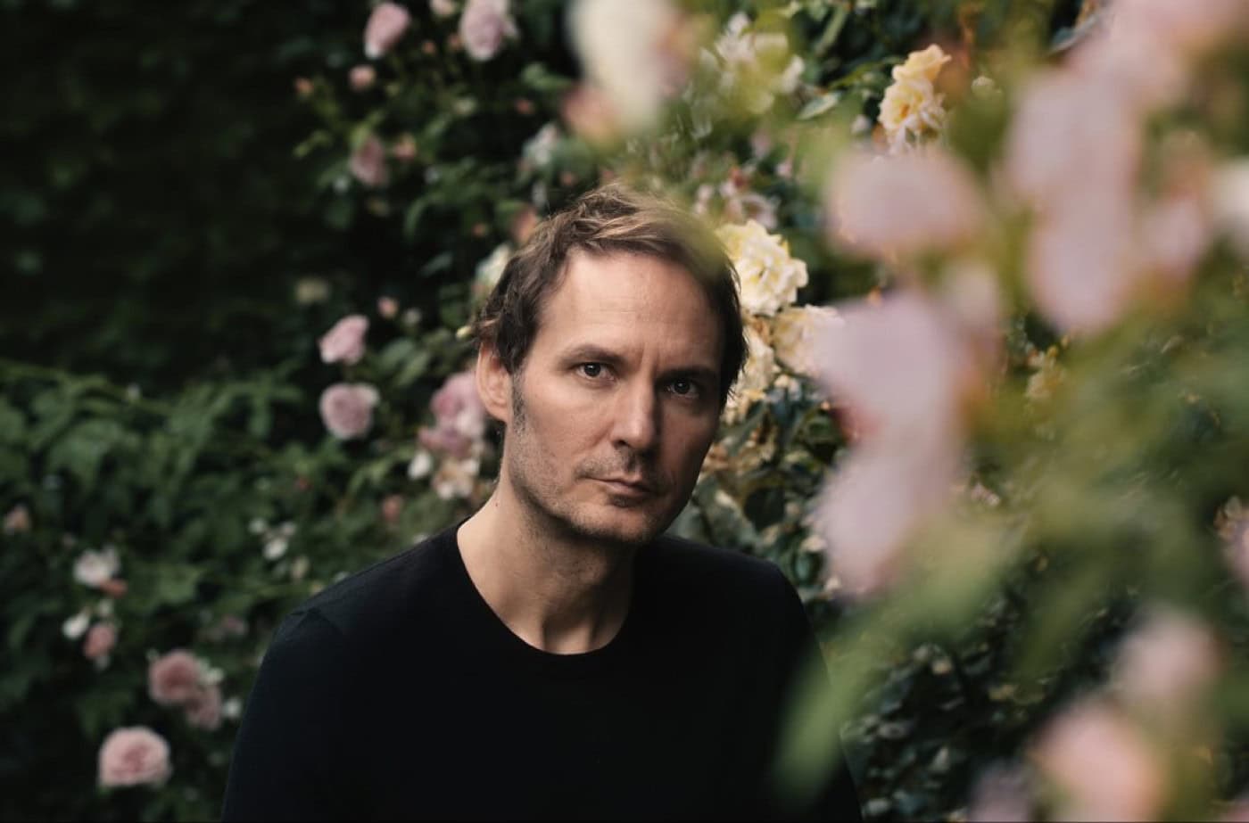 Sven Helbig apresenta disco "melancólico" dedicado ao trabalho artesanal no Theatro Circo