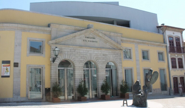 António Victorino D’Almeida, Capicua e Samuel Úria na programação de abril e maio do Theatro Gil Vicente