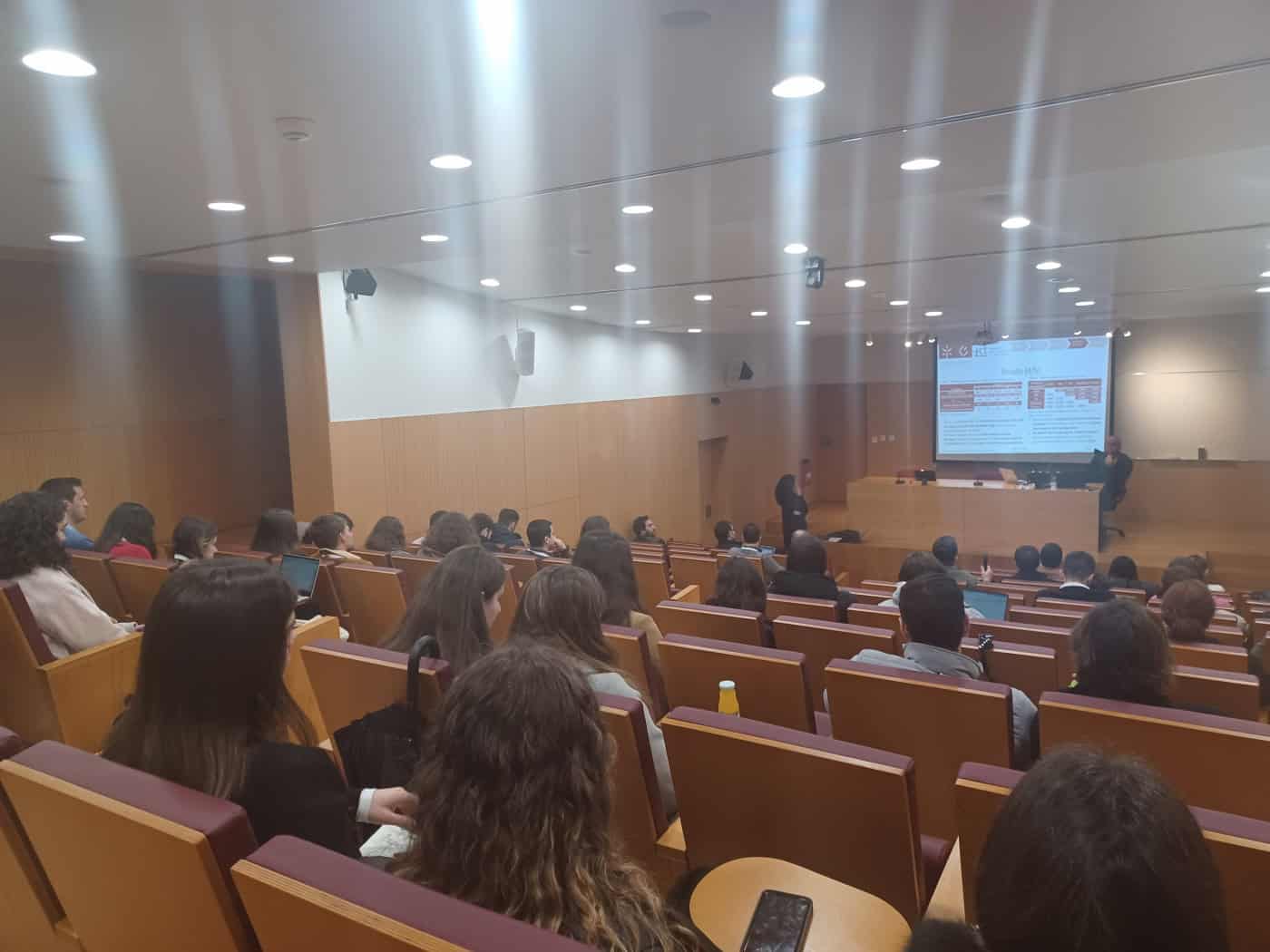 140 estudantes participaram no 10º EEG Research Day