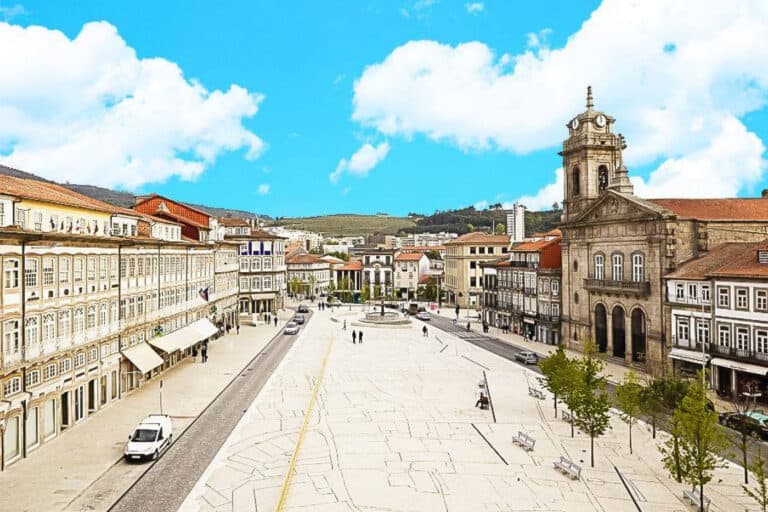 Guimarães. Risco de corte de trânsito leva comerciantes à reunião de câmara