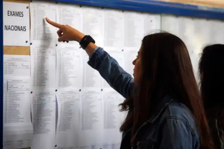Exames nacionais mantêm regras excecionais antes de novo modelo entrar em vigor