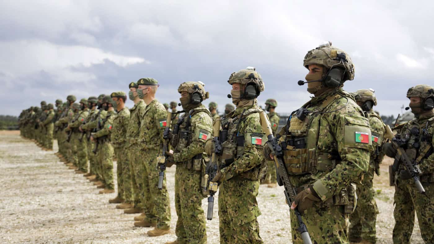 EUA defendem que Portugal deve fazer mais para atingir 2% do PIB na Defesa