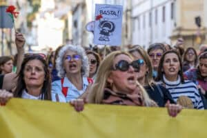 Associações sindicais de professores queixam-se do Governo à Comissão Europeia