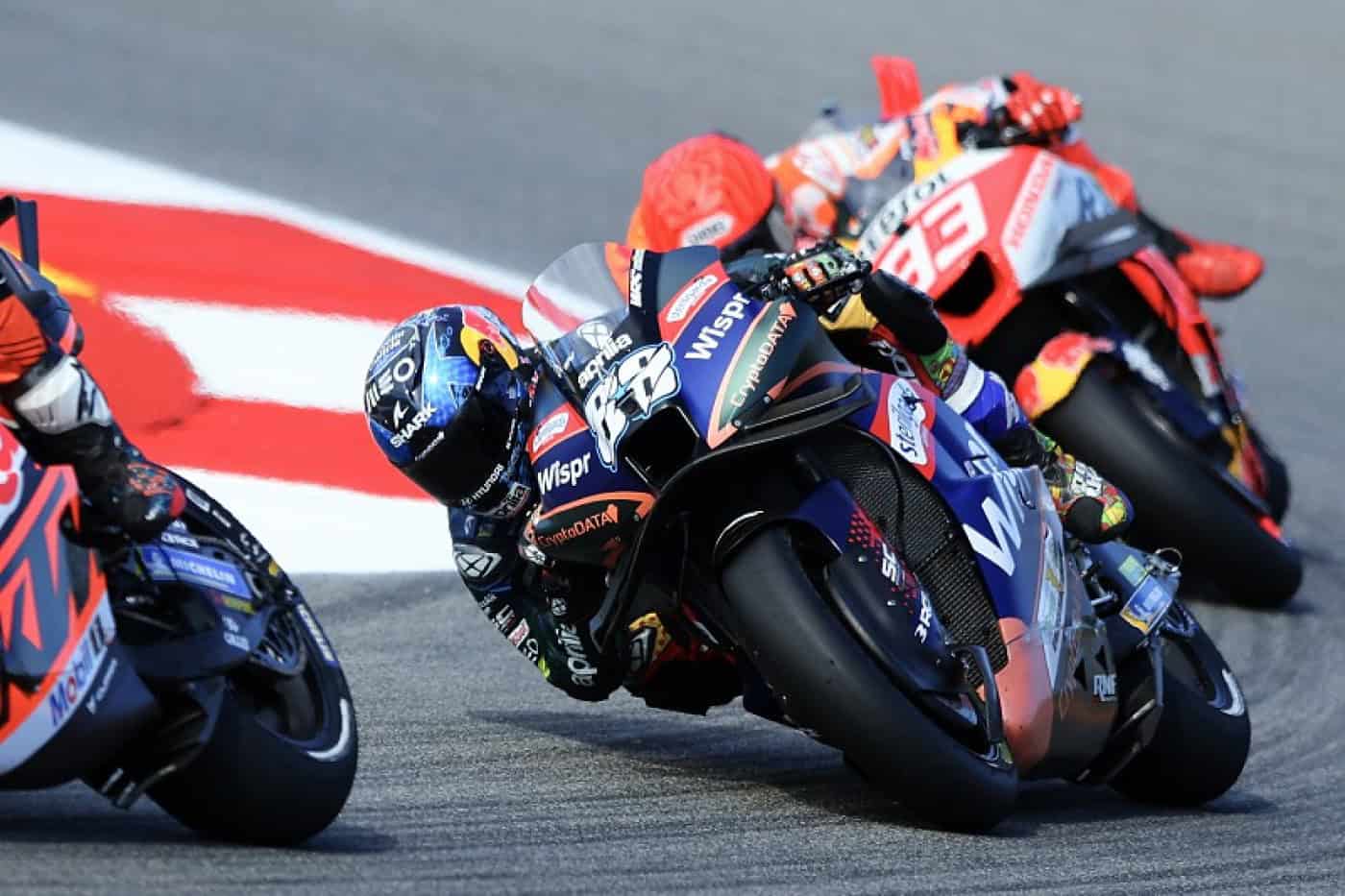 Miguel Oliveira abandona GP Portugal de Moto GP após choque de Marc Márquez