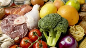 Cabaz com produtos com IVA zero inclui atum em conserva e bacalhau&nbsp;