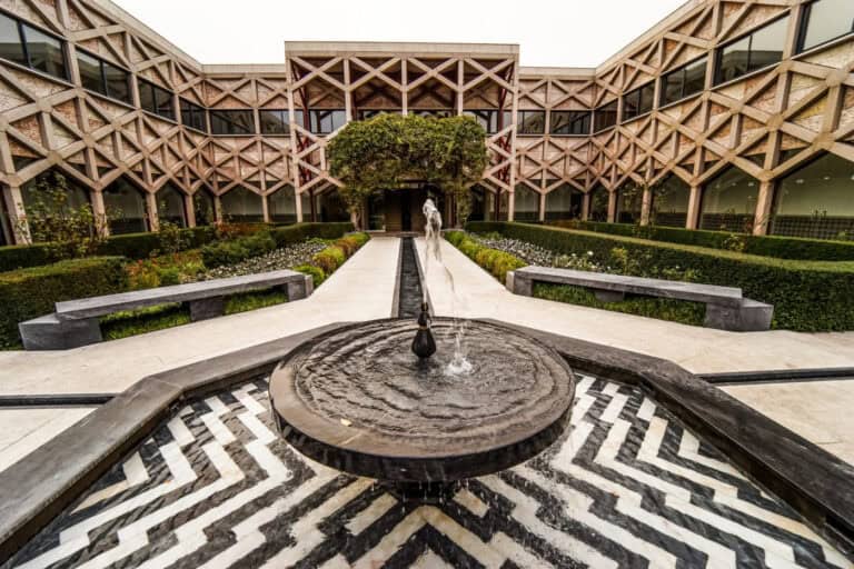 Dois mortos em ataque com faca no Centro Ismaelita em Lisboa