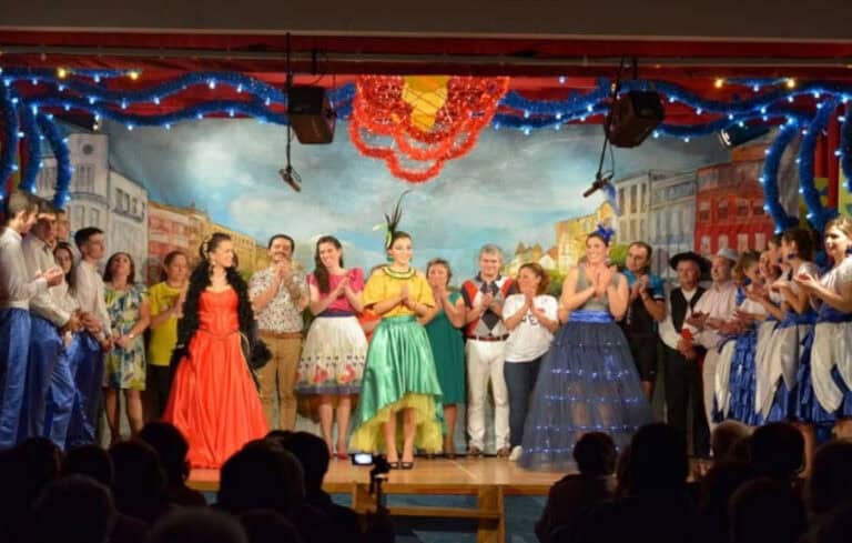 Associação Recreativa de Trandeiras apresenta revista à portuguesa este sábado