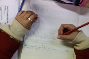 Cerca de 20 mil alunos acabam o 2.º período sem aulas a todas as disciplinas