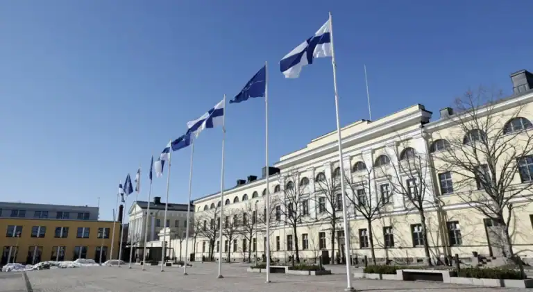 Finlândia torna-se 31.º membro da NATO