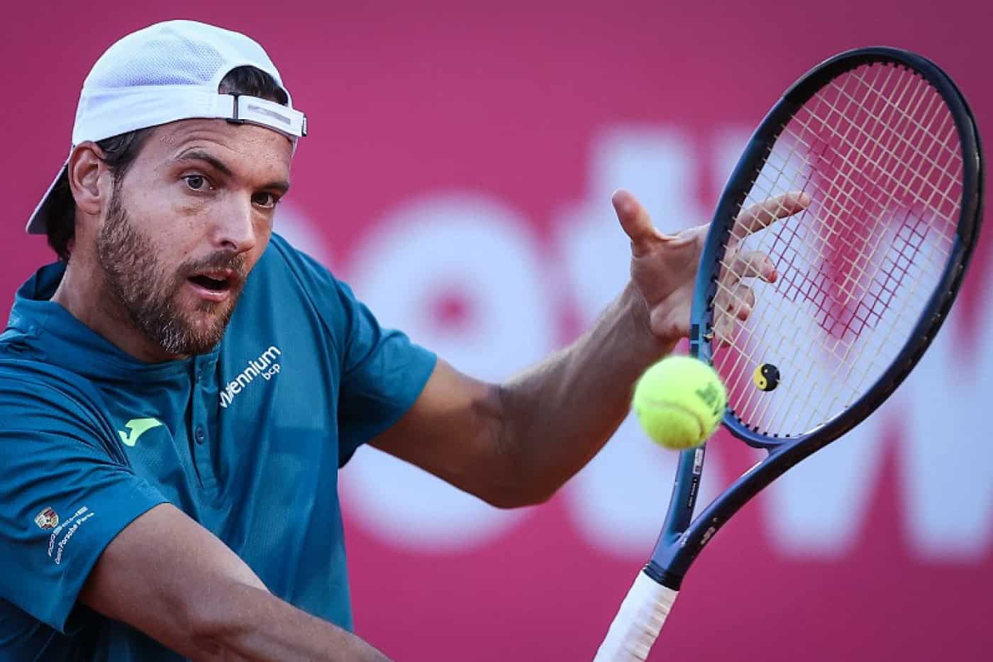 Sousa vence primeiro set mas acaba eliminado por Ruud na segunda ronda do Estoril Open