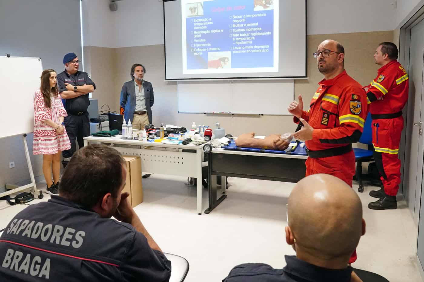Sapadores de Braga recebem formação em primeiros socorros em animais