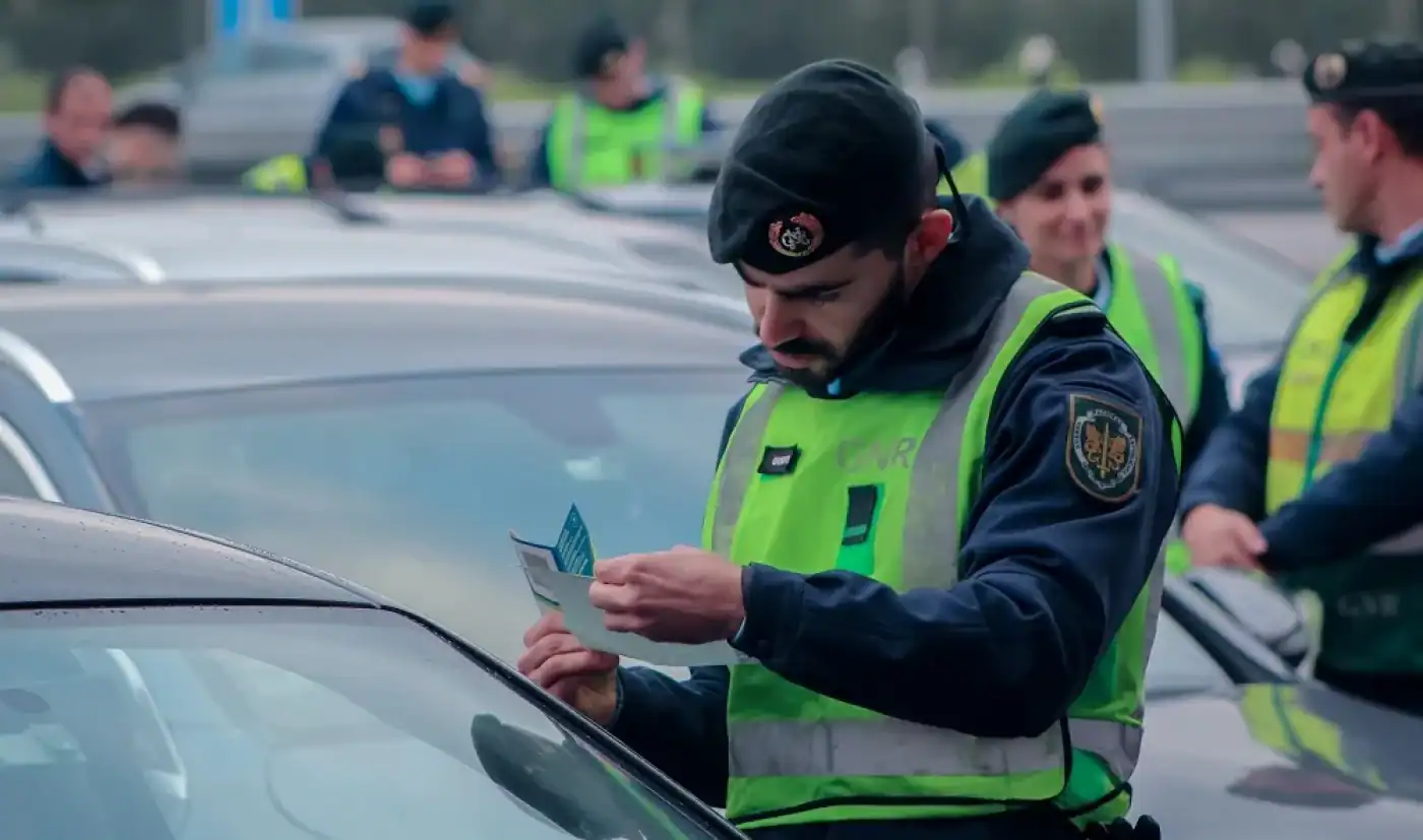 GNR regista num dia mais de 1.150 infrações na estrada e detém 113 pessoas em dois dias