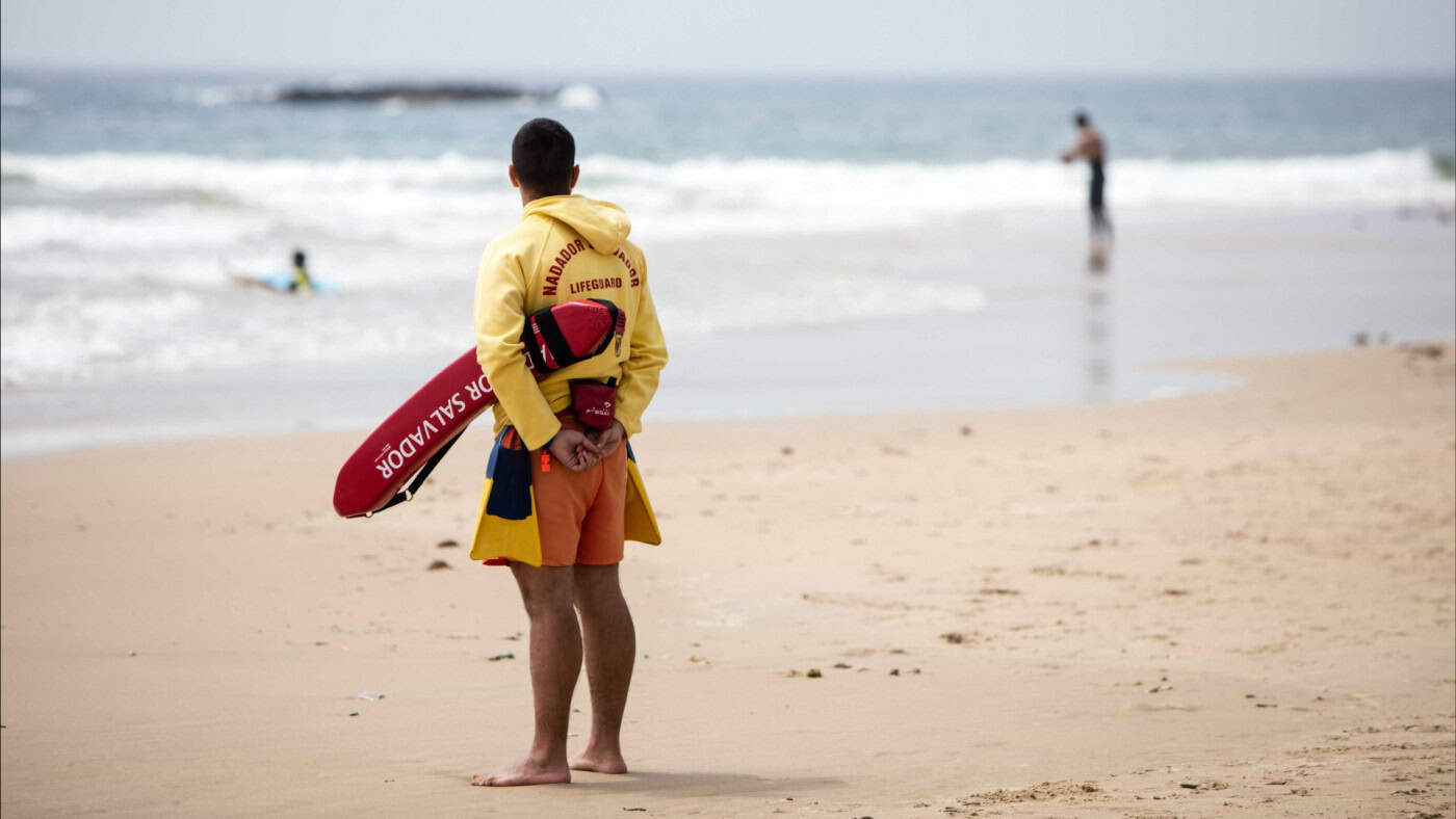 Mortes nas praias ditam reforço dos alertas para o mar de inverno