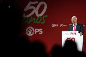 Costa avisa que o PS terá sempre uma guerra pela frente&nbsp;