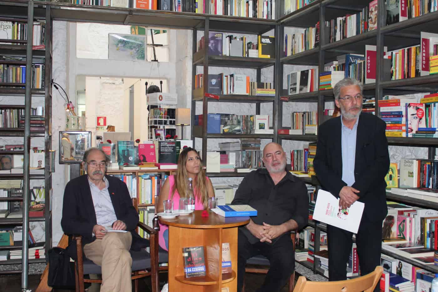 Conferência internacional e homenagem a Salgado Zenha em destaque nas comemorações do 25 de abril