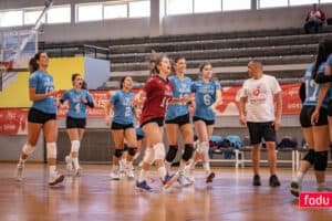 Equipa feminina de voleibol da AAUMinho sagra-se tricampeã nacional