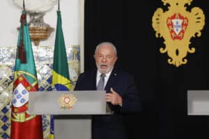 Lula não quer "agradar a ninguém" e defende "terceira via" para a paz na Ucrânia