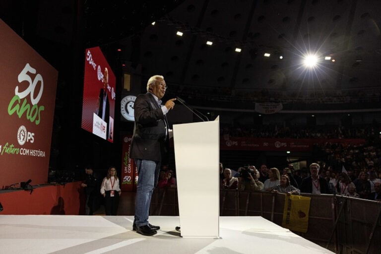 António Costa avisa direita que tenciona cumprir mandato de quatro anos
