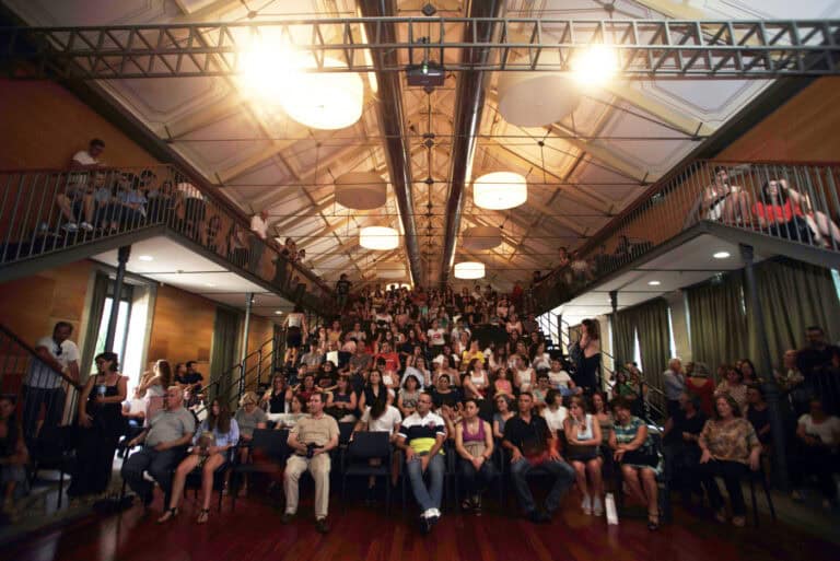 Partidos fundadores da democracia debatem importância da liberdade no Liceu Sá de Miranda