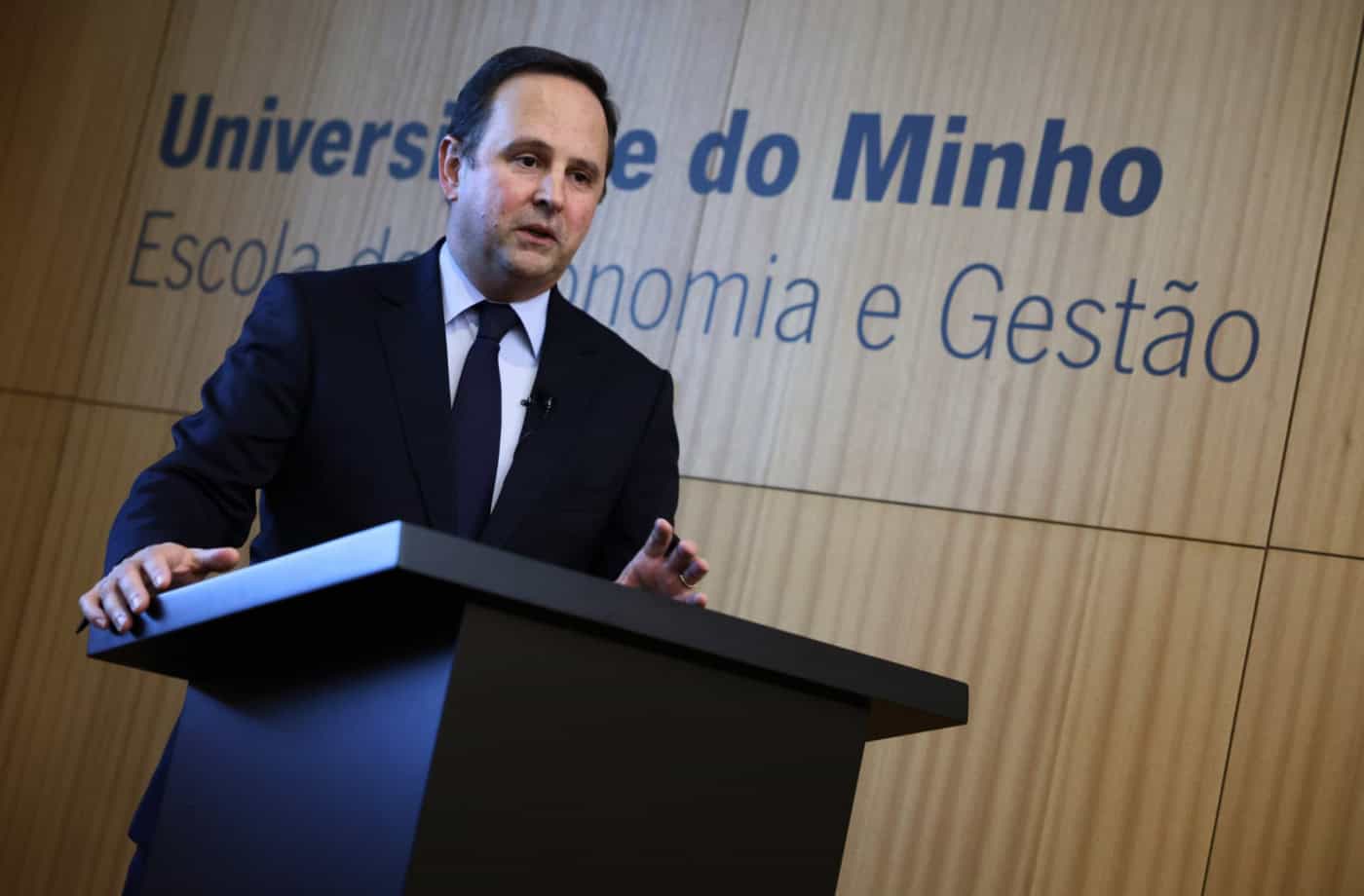 Governo veio a Braga "encontrar soluções para problemas que se arrastam"