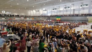 Lágrimas, cânticos e muita festa. Cerca de 2 mil estudantes terminam capítulo na UMinho