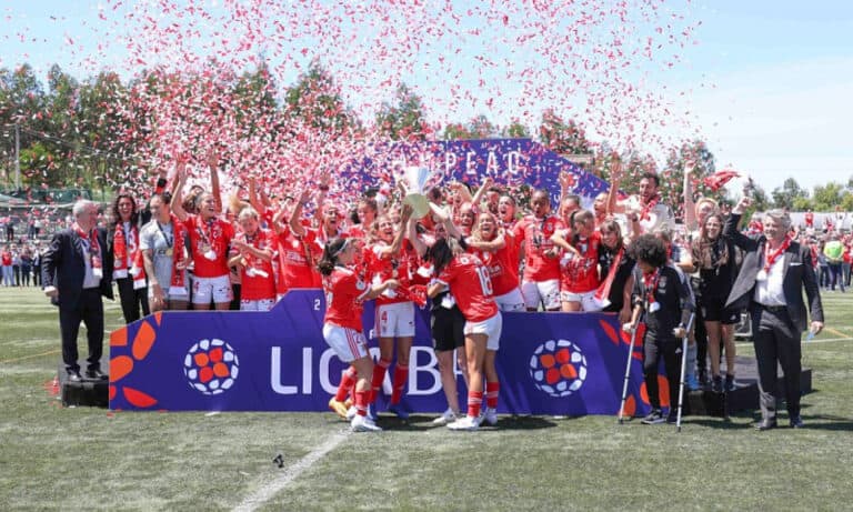 Benfica sagra-se tricampeão feminino de futebol