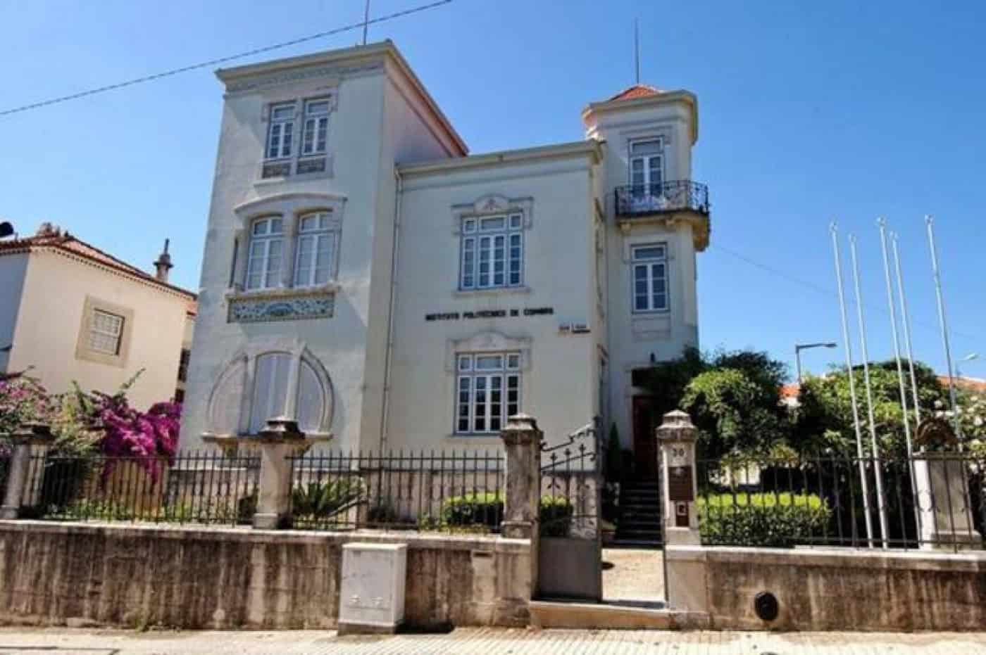 Politécnico de Coimbra suspende professor suspeito de assédio