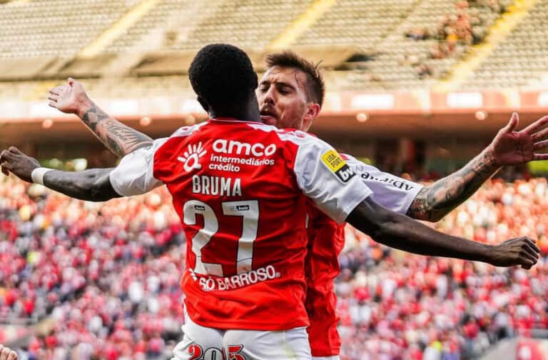 SCB vence Santa Clara e não descola do 2º lugar