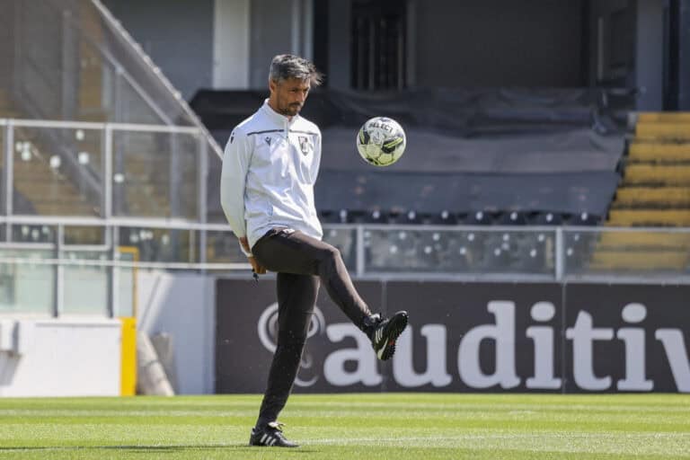 "A equipa vai fazer tudo para ganhar. Queremos oferecer aos adeptos essa vitória"