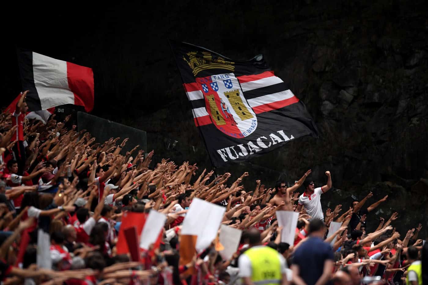 Afinal adetos já podem levantar bilhetes para o SCB - Paços de Ferreira