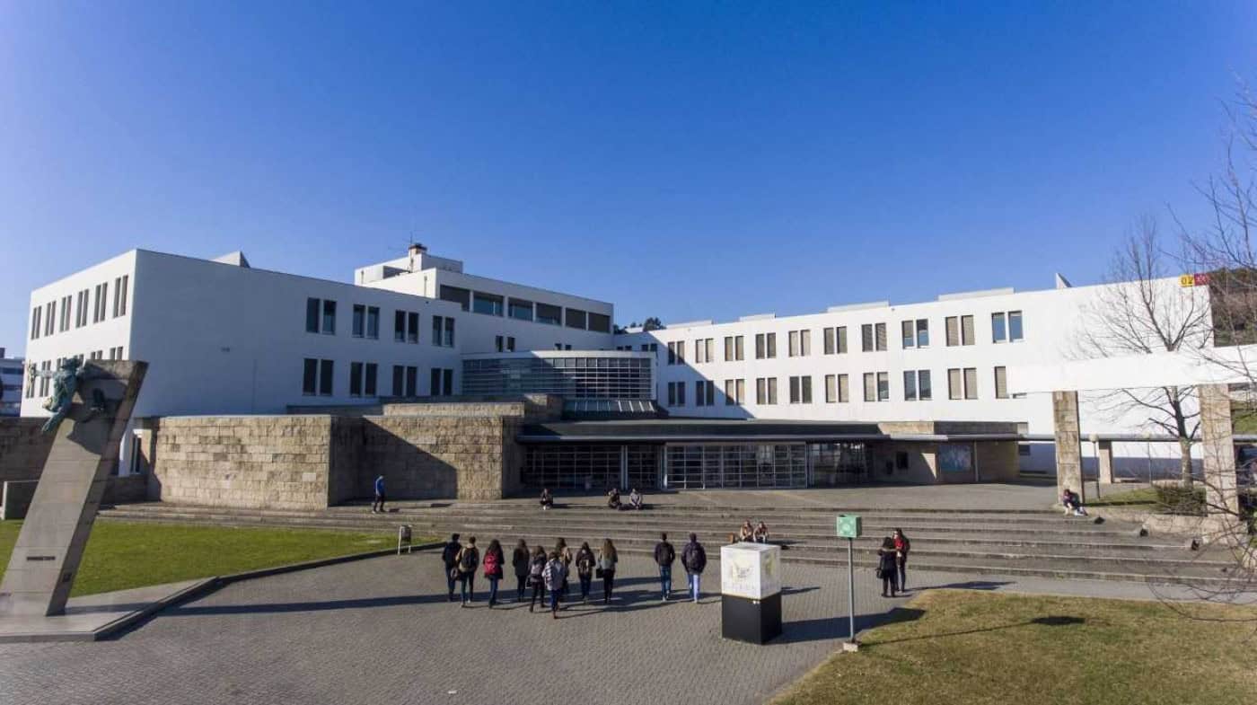 Estudantes do Secundário apresentam projetos sobre IA e Sustentabilidade na UMinho