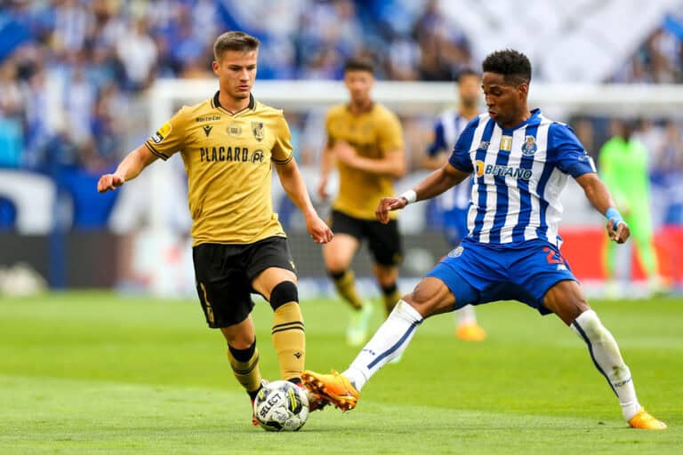 Vitória SC reduzido a 10 desde o minuto 2 perde no Dragão