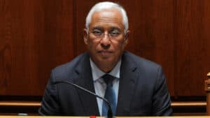 Resposta ao PSD. Costa afirma que ação do SIS não implicou autorização sua ou de Mendonça Mendes&nbsp;