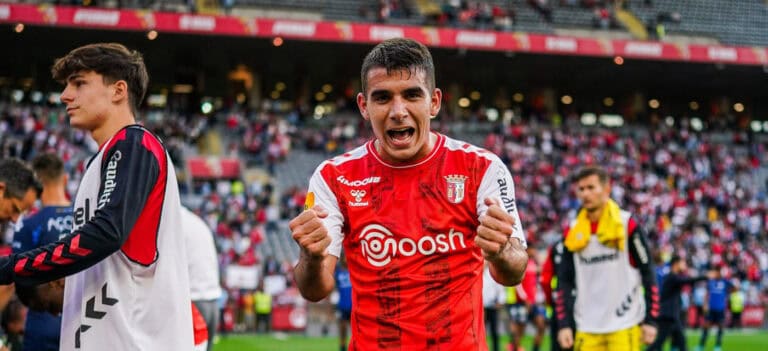 SCB assegura Víctor Gómez por cinco épocas