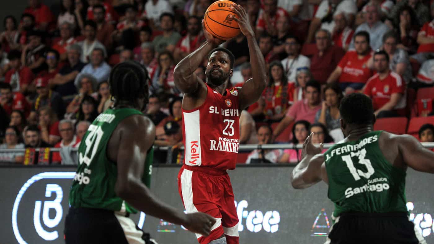 Benfica revalida título de campeão nacional de basquetebol