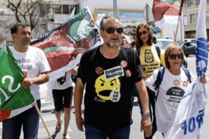 Professores pedem novas negociações em carta aberta ao ministro